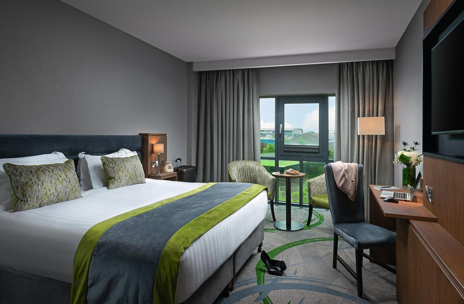 Carlton Dublin Airport Hotel 4*