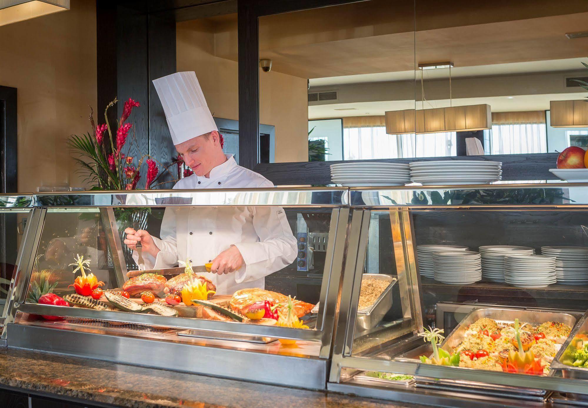 Carlton Dublin Airport 4*