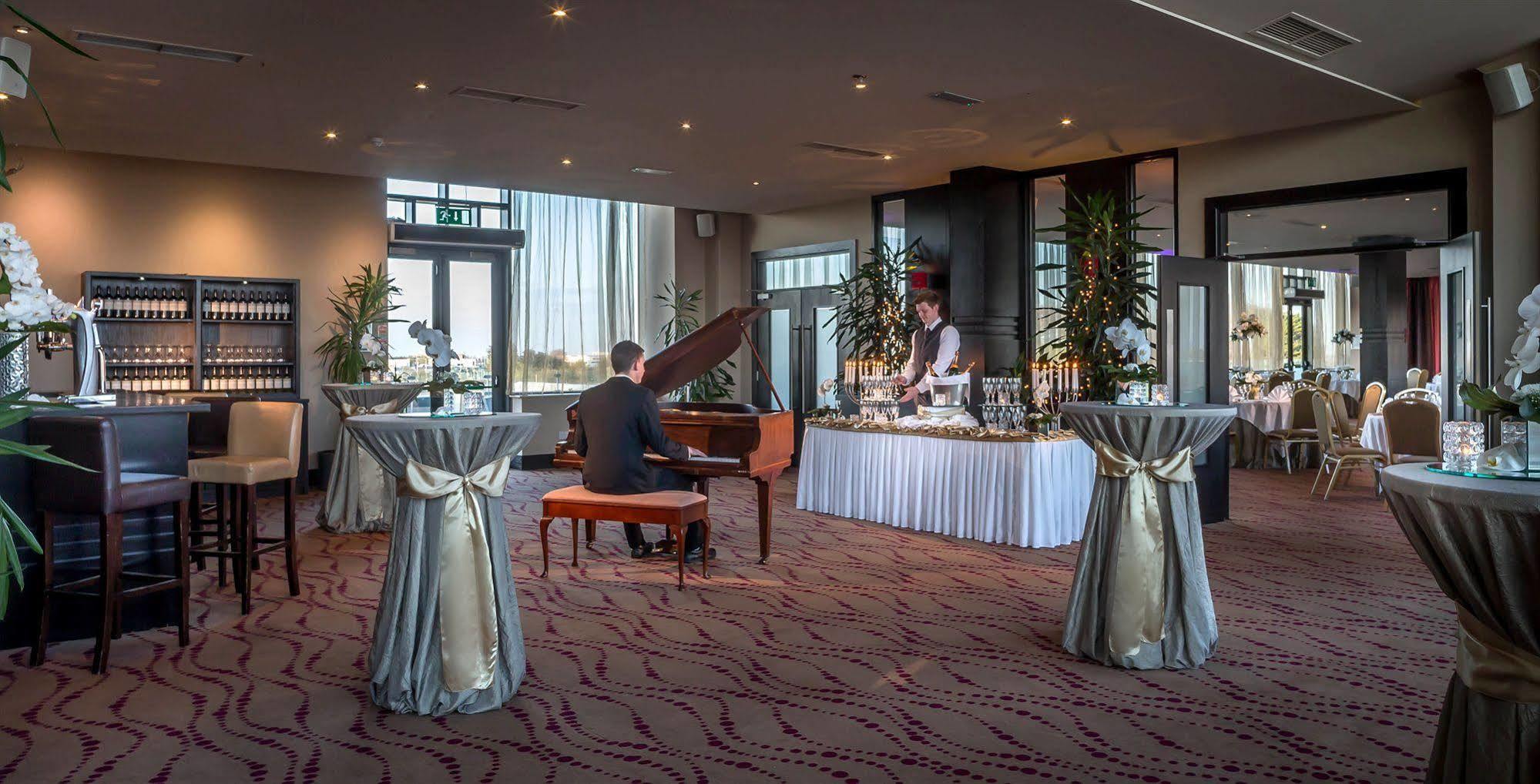 Carlton Dublin Airport Hotel